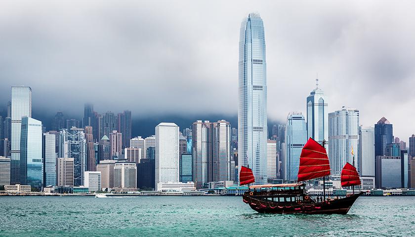 2025香港正版资料免费盾,关于香港正版资料的免费盾，未来的趋势与影响分析