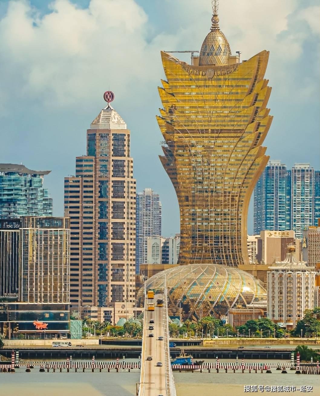 2025新澳门正版免费大全,澳门正版免费大全，探索未来的新澳门（XXXX年展望）
